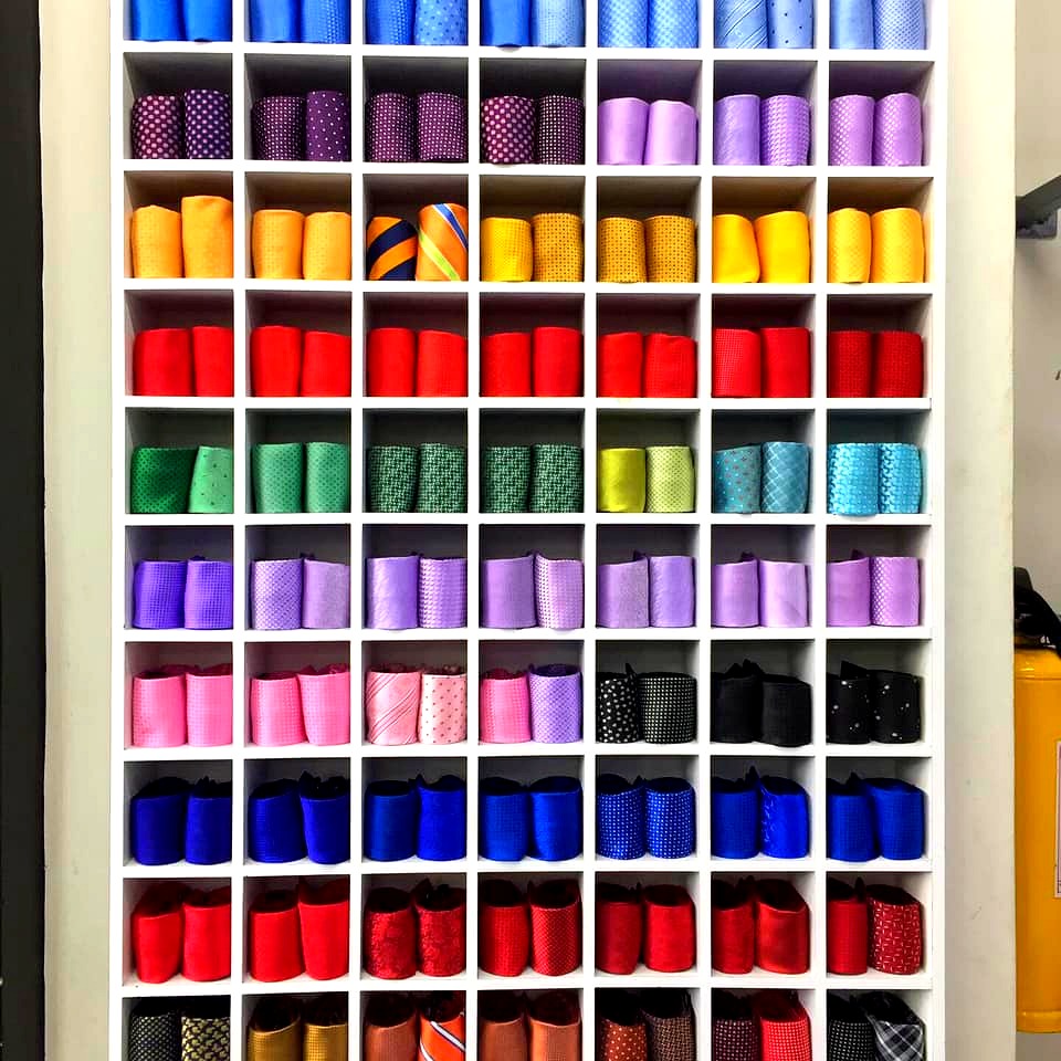 Amplia selección de corbatas y accesorios — Almacenes Ariztor