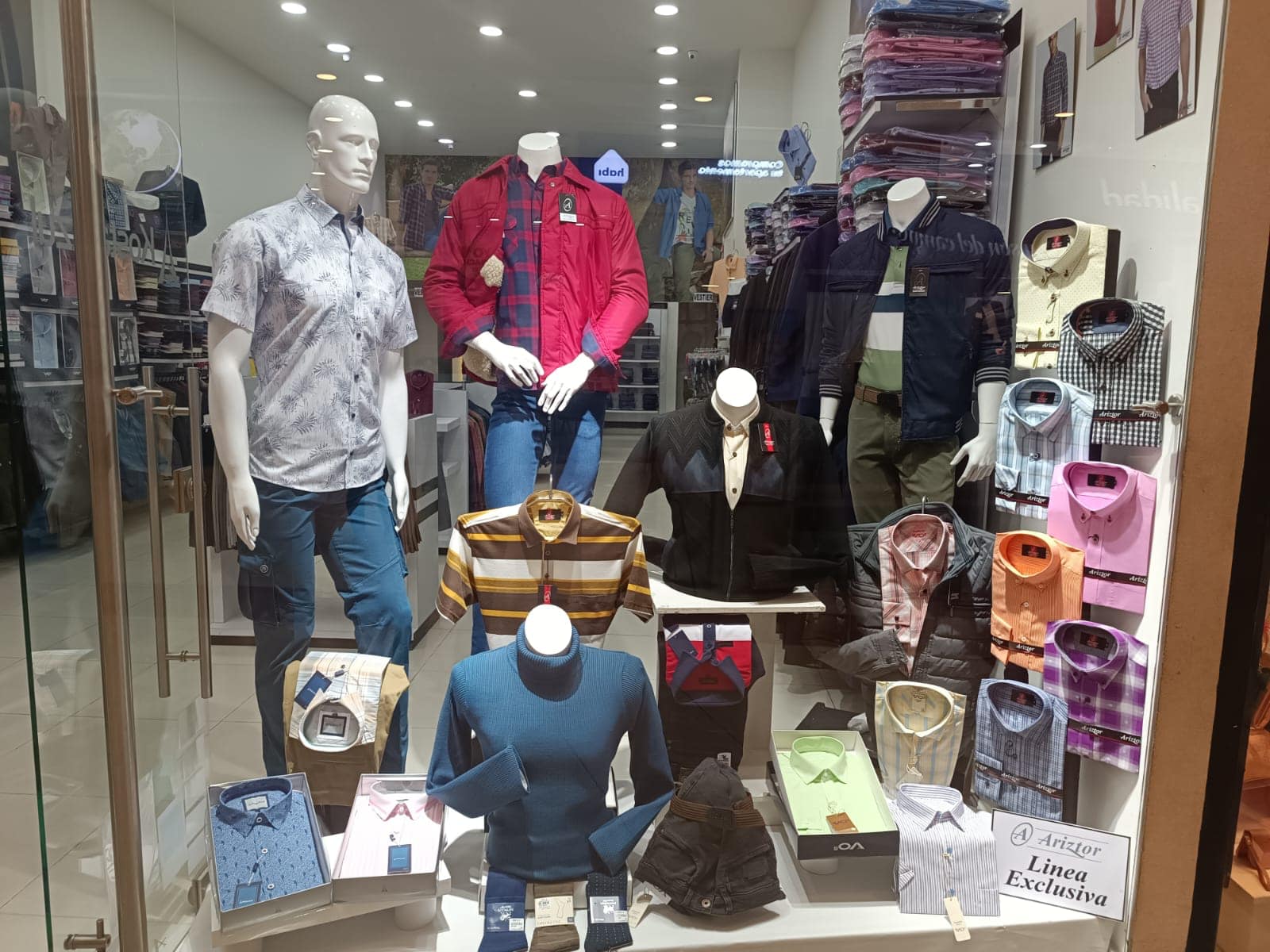 Vitrina Almacenes Ariztor